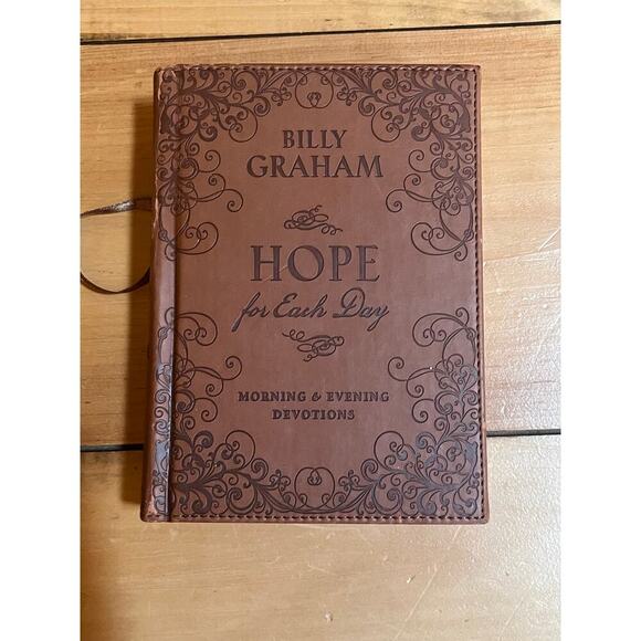 Billy Graham Bible. Hope for each Day Morning & Evening devotions. Beautiful! - Picture 1 of 4